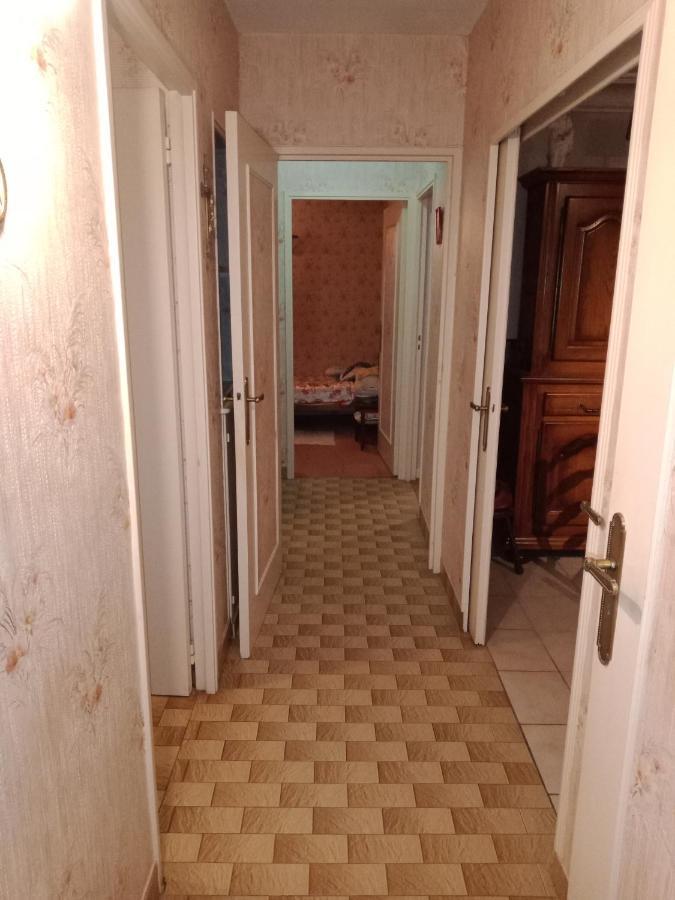 Maison Entiere Avec Parking, Garage Et Jardin Montluçon Buitenkant foto