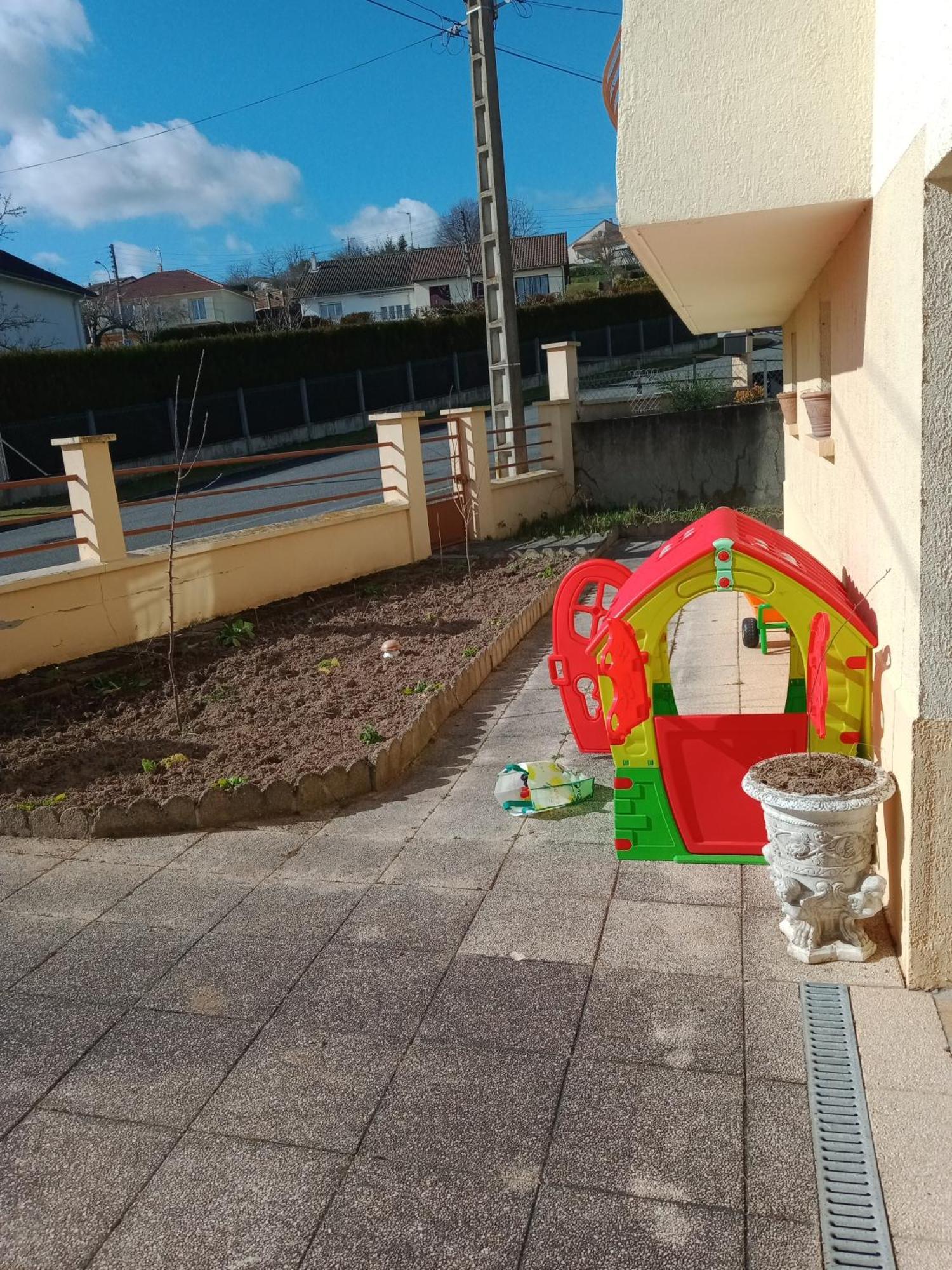 Maison Entiere Avec Parking, Garage Et Jardin Montluçon Kamer foto